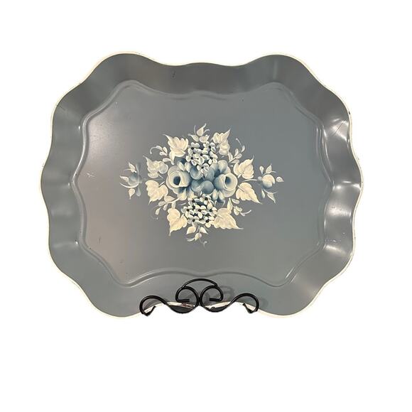 Vintage Nashco Toleware Light Gray Scalloped Hand Painted Roses Server Tray - Picture 1 of 6